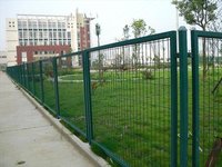 你知道為什么體育場都是用綠色鐵絲網(wǎng)嗎？
